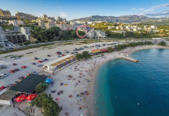 Luxury Apartment Julija has rooms with a private hot tub