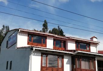 Hospedaje El Mirador has Balcony rooms
