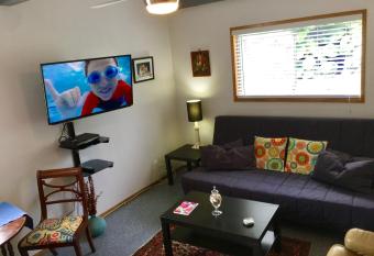 Hale    H   H      has Balcony rooms