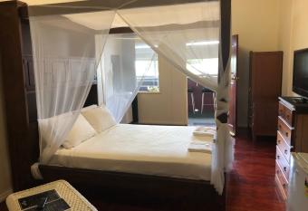 The Prince of Wales has Balcony rooms