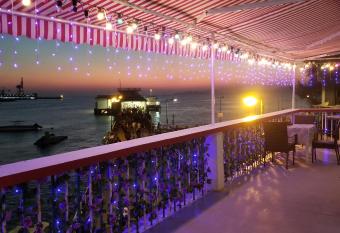 Man Lai Wah Resort has Balcony rooms