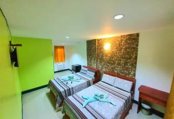 Aosmec Square Hotel allows 18 year olds to book a room