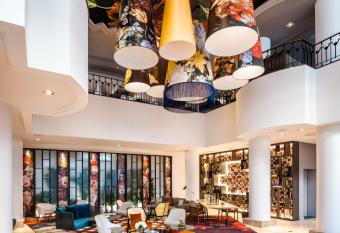 Renaissance Brussels Hotel allows 18 year olds to book a room