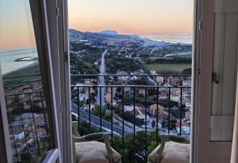La Casa Di Torre Di Palme has Balcony rooms