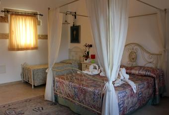 Le colonie has Balcony rooms