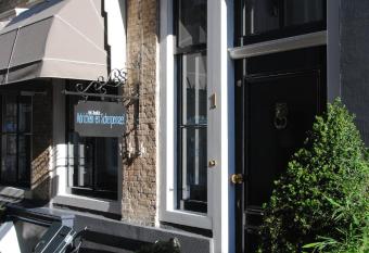 Bed & Breakfast Adrichem en Scherpenseel allows 18 year olds to book a room