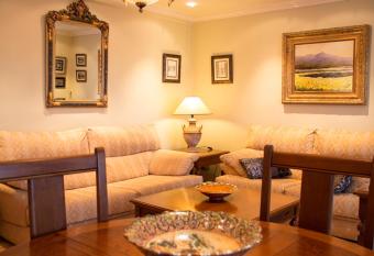 El Teular allows 18 year olds to book a room