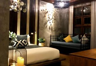 Sand in My Shoes Beach Loft has Balcony rooms