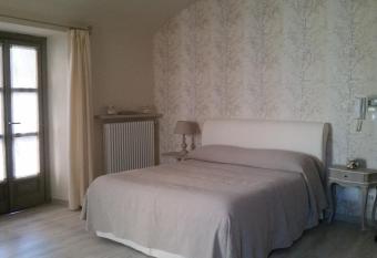 Novecento Charming Room allows 18 year olds to book a room