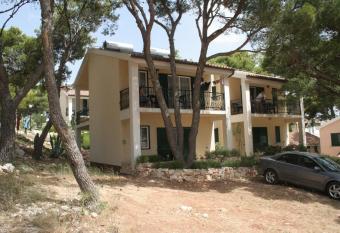 Apartments by the sea Rogoznica - 3094 has Balcony rooms