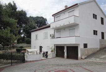 Family friendly apartments with a swimming pool Mundanije, Rab - 5072 has Balcony rooms