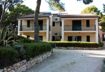 Apartments by the sea Rogoznica - 3197 has Balcony rooms