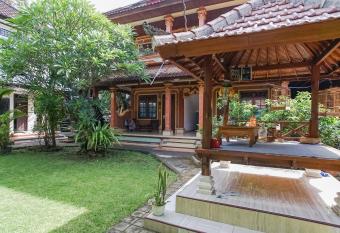 Indopurejoy House - Komala Indah Cottages allows 18 year olds to book a room