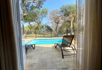 Barbados 13, Caribbean Estate - PRIVATE POOL!! has Balcony rooms