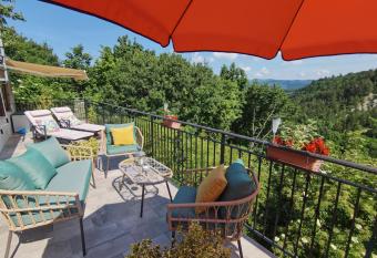 Apartment Franko - Hum has Balcony rooms