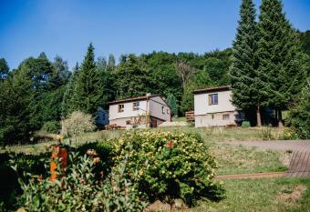 U Haliny - Tyra Natura allows 18 year olds to book a room