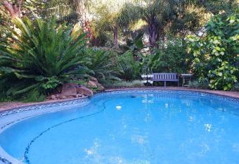 Shingalana Guest House allows 18 year olds to book a room