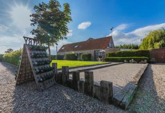 Apollonia has Balcony rooms