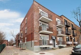 Hotel Mini has Balcony rooms