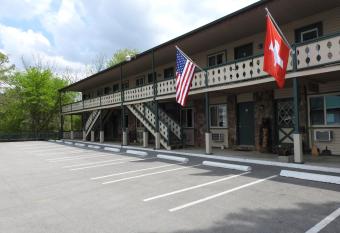 Edelweiss Inn has Balcony rooms