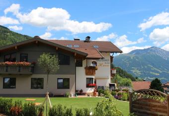 G  stehaus Hanser has Balcony rooms