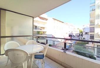 Viva Riviera - Studio Jardin Florian has Smoking/Balcony rooms