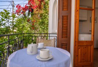 Sotiris Apartment has Smoking/Balcony rooms
