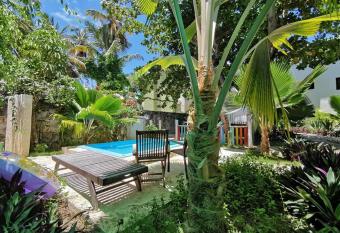 Riviera Punta Cana Eco Travelers allows 18 year olds to book a room