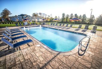 The East Island Reserve Hotel has Balcony rooms