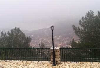 Estate Dafnopanagia Villa Magda allows 18 year olds to book a room