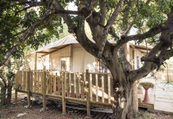 Blanco s home & Glamping has Balcony rooms