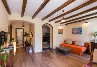 Apartment Hladilo  allows 18 year olds to book a room