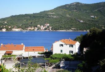 Villa Doris has Balcony rooms