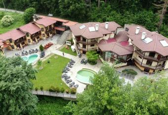 Galaxy Hotel has Balcony rooms