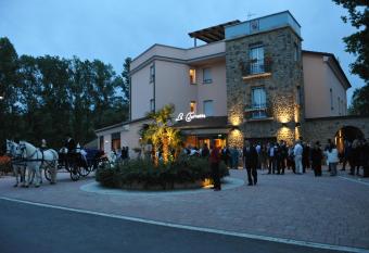 Hotel La Torretta allows 18 year olds to book a room