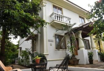 Villa Samaara3 Condolim Beach allows 18 year olds to book a room