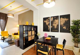 Singular Peral has Balcony rooms