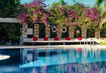 Aydos Club has Balcony rooms