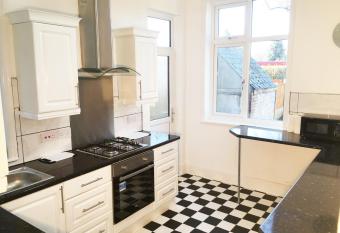 Park Drive TownHouse allows 18 year olds to book a room