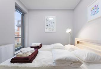 Styl i Komfort - apartament w  r  d zieleni allows 18 year olds to book a room