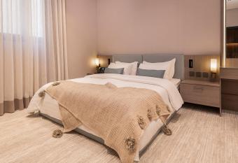 Viola Gardens Residence has rooms with a private hot tub