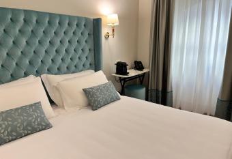 Corte dei Sogni Boutique Hotel & spa has rooms with a private hot tub