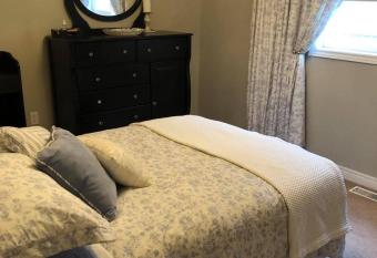 Willow Pond Satellite B&B has Balcony rooms