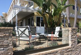 The Beach Palms Carlsbad has Balcony rooms