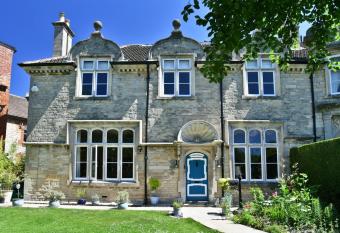 Heritage Bed and Breakfast allows 18 year olds to book a room