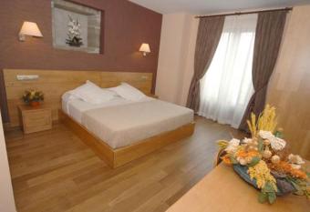 Hotel O Desvio allows 18 year olds to book a room