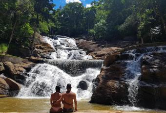 Esta    o Verde &   gua allows 18 year olds to book a room