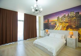 Ire Palace has Balcony rooms