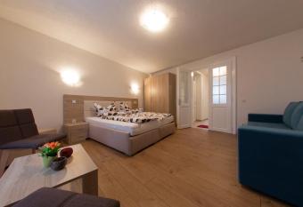 Apartment Sanny has Balcony rooms