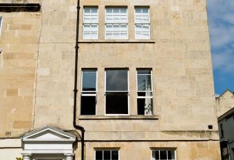 Central Courtyard Apartment has Balcony rooms